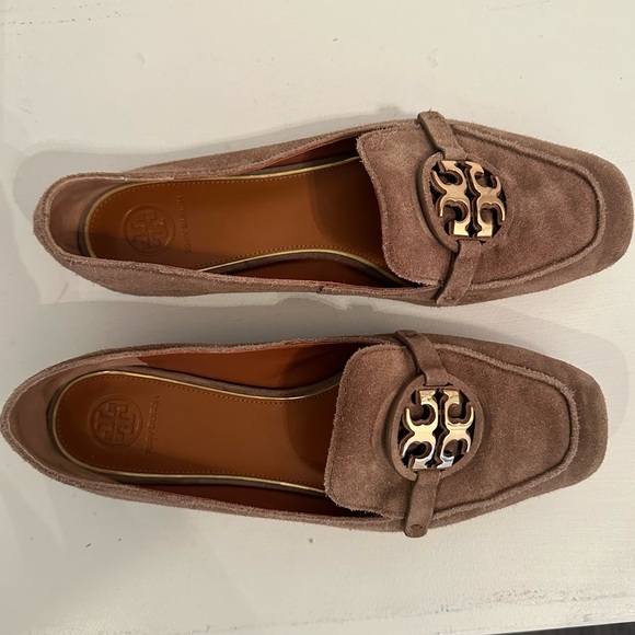 Tory Burch/ Miller Metal Logo Loafer in River Rock Taupe Suede 8,5 - Picture 2 of 6